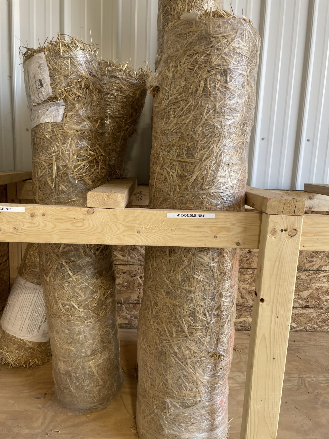 Double Net 4' Straw Blanket Halter Materials